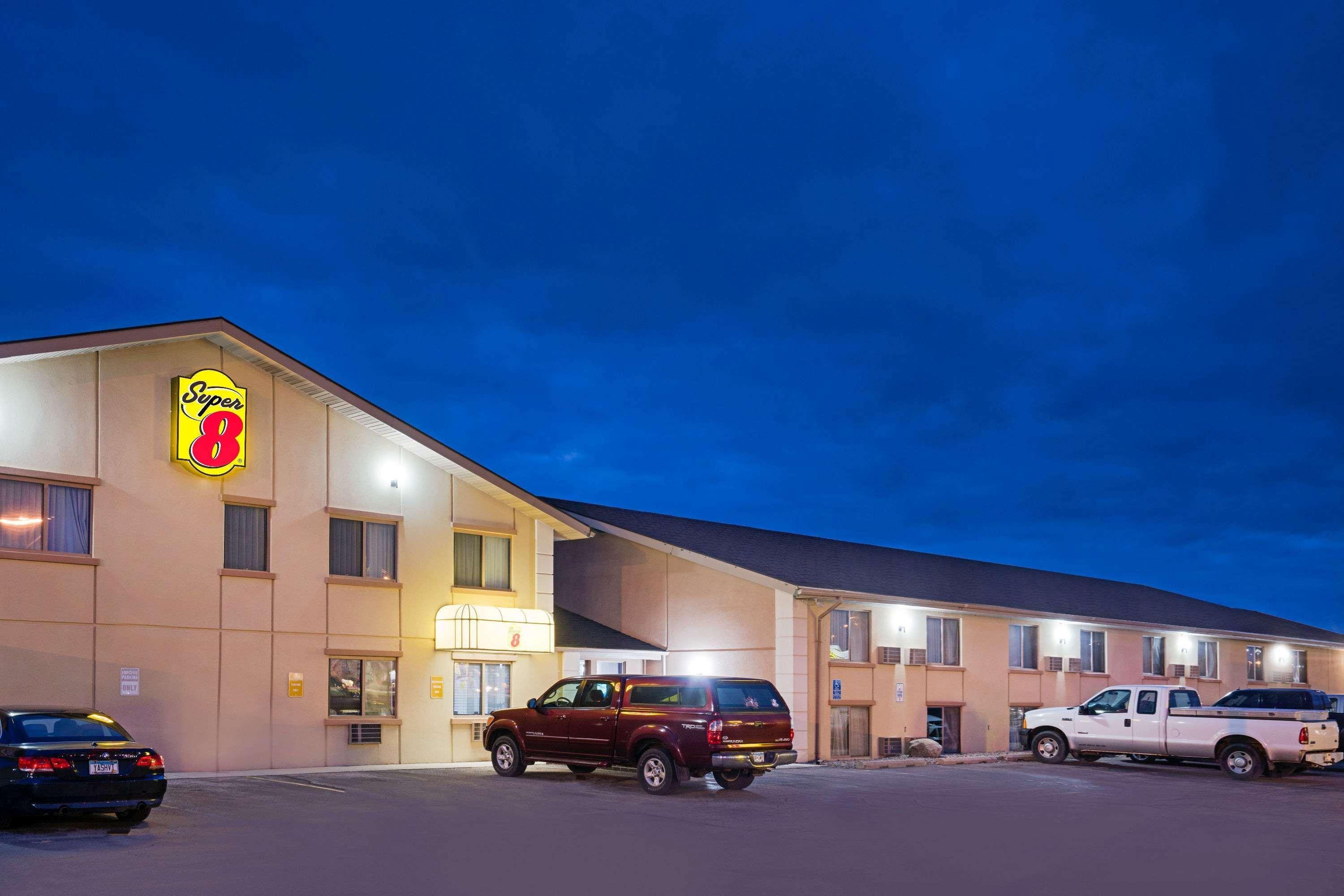 Super 8 By Wyndham Marshall Mn Luaran gambar