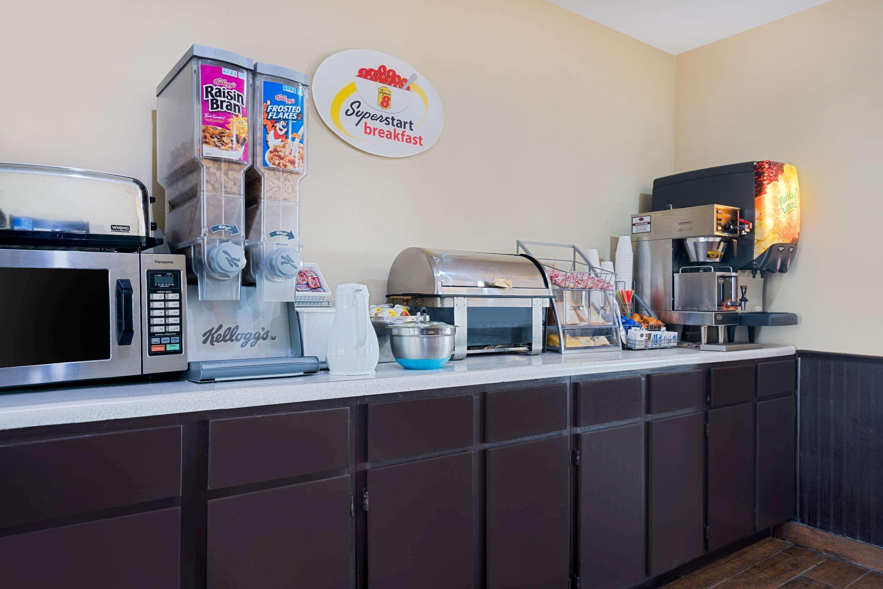 Super 8 By Wyndham Marshall Mn Luaran gambar